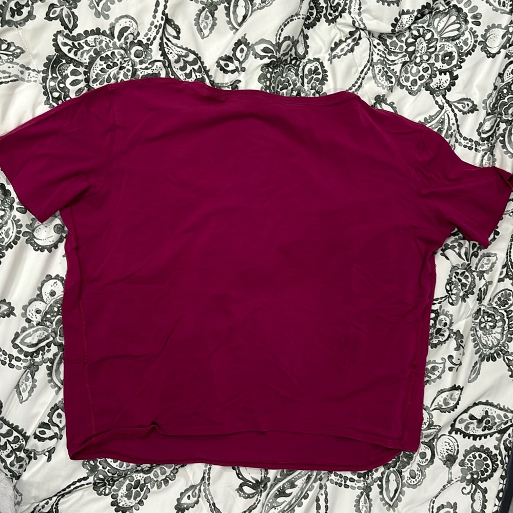 Lululemon back in action short sleeve shirt